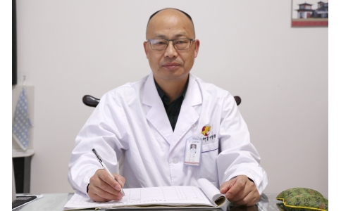 喜訊！熱烈祝賀馬志忠主任榮獲第二屆國醫(yī)大師劉志明（湘潭）中醫(yī)藥發(fā)展貢獻獎，并入選全國基層名老中醫(yī)藥專家傳承工作室建設項目